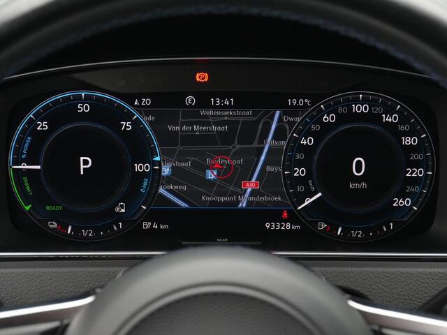Volkswagen GOLF 1.4 TSI 204 pk PHEV GTE | LED koplampen | Virtual Cockpit | Adaptieve Cruise | Achteruitrijcamera | Sportstoelen | Apple Carplay/Android Auto | 17 inch