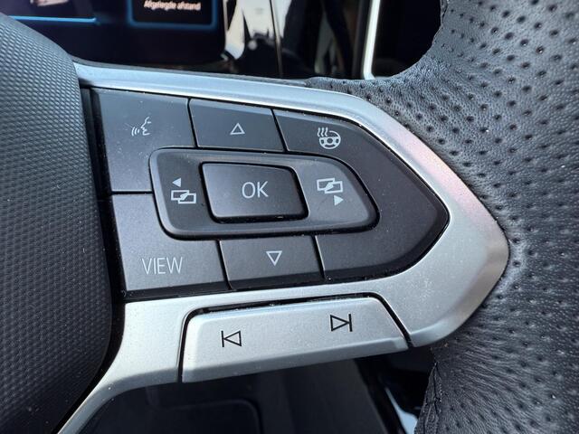 Volkswagen GOLF 1.5 eHybrid 272 Pk Automaat GTE | Nieuw Model | Matrix LED | Panoramadak | Head-Up | 360 Camera | DCC | Black Style | Trekhaak | 18 Inch | 12.605 Km!!