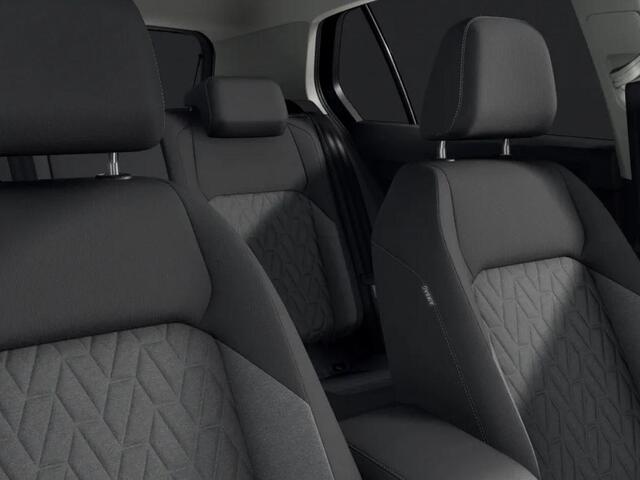 Volkswagen GOLF Life Edition 1.5 eHybrid 204 PK | Trekhaak | Navi | Camera | Stoelverwarming | 18" Lichtmetalen Velgen |