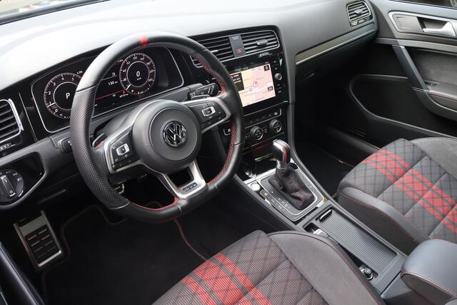 Volkswagen GOLF 2.0 TSI GTI TCR