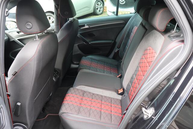 Volkswagen GOLF 2.0 TSI GTI TCR