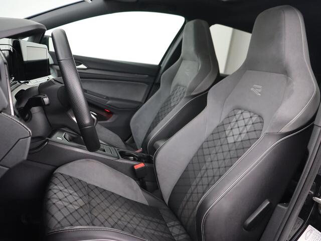 Volkswagen GOLF 1.5 TSI R-Line | Panoramadak | Carplay | Sportstoelen | Navigatie | Adaptive cruise | Parkeerhulp | File Assistent | Full LED