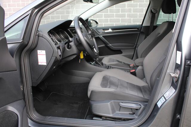 Volkswagen GOLF 1.5 TSI Highline Business R / Carplay / Stoelverwarming