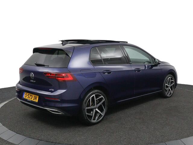 Volkswagen GOLF 1.5 eTSI Style BOVAG Garantie | Schuif- / kanteldak | Climate Control | Adaptieve Cruise Control