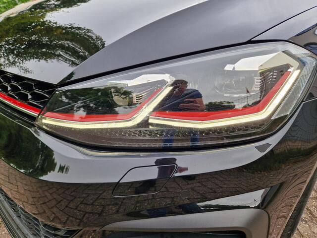 Volkswagen GOLF 2.0 TSI GTI TCR