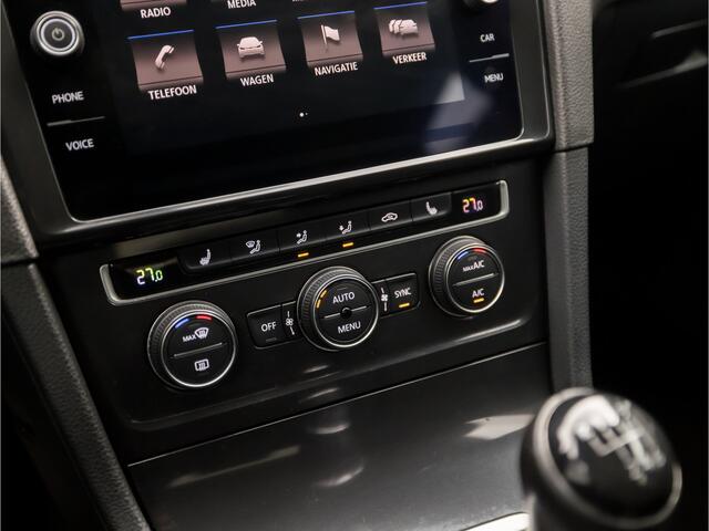 Volkswagen GOLF 1.0 TSI Sportline (APPLE CARPLAY, BLACK EDITION, CLIMATE, LED KOPLAMPEN, STOELVERWARMING, DYNAMISCHE KNIPPERLICHTEN, CAMERA, SPORTSTOELEN, ADAPTIVE CRUISE, GETINT GLAS, NIEUWSTAAT)