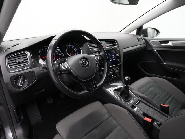 Volkswagen GOLF Variant 1.0 TSI 115 pk Comfortline Business | Stoelverwarming | Navigatie | Parkeersensoren voor/achter | Adaptive Cruise