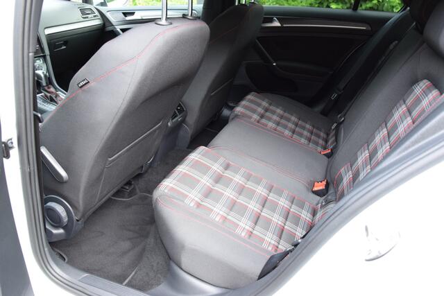 Volkswagen GOLF 2.0 TSI 245PK GTI Performance Executive DSG Automaat | BOVAG Garantie | Org. NL | Virtual Cockpit | Full LED | Adaptive Cruise Control | Flippers | PDC Voor&Achter |