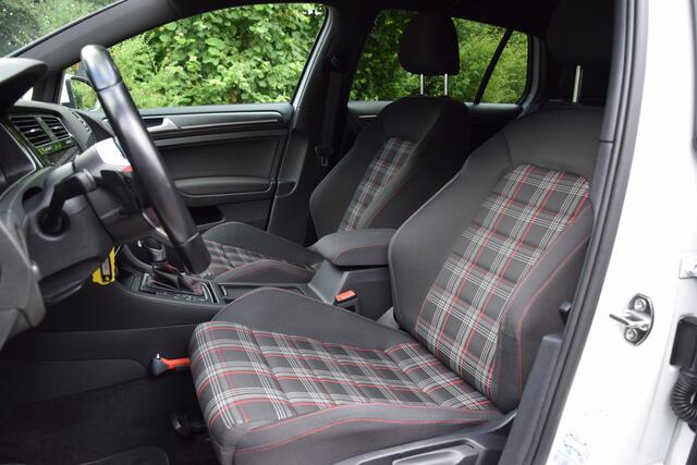 Volkswagen GOLF 2.0 TSI 245PK GTI Performance Executive DSG Automaat | BOVAG Garantie | Org. NL | Virtual Cockpit | Full LED | Adaptive Cruise Control | Flippers | PDC Voor&Achter |