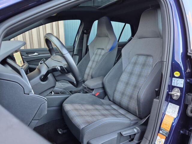 Volkswagen GOLF 1.4 eHybrid GTE 245pk | BTW | Pano | Trekhaak | LED | Stuur- Stoelverw.