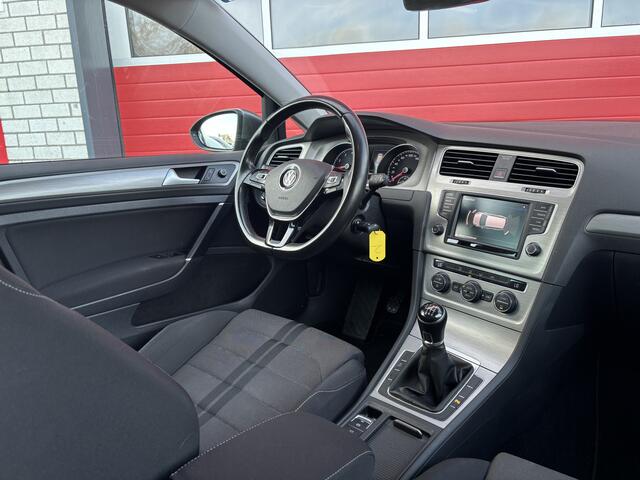 Volkswagen GOLF Variant 1.0 TSI Connected Series CARPLAY / CAMERA / DAB+ / CRUISE / PDC / BLUETOOTH / NL-AUTO