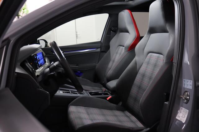 Volkswagen GOLF 2.0 TSI GTI, 245PK, Panoramadak, Camera, Carplay, ACC, Blind spot, Moonstone Grey