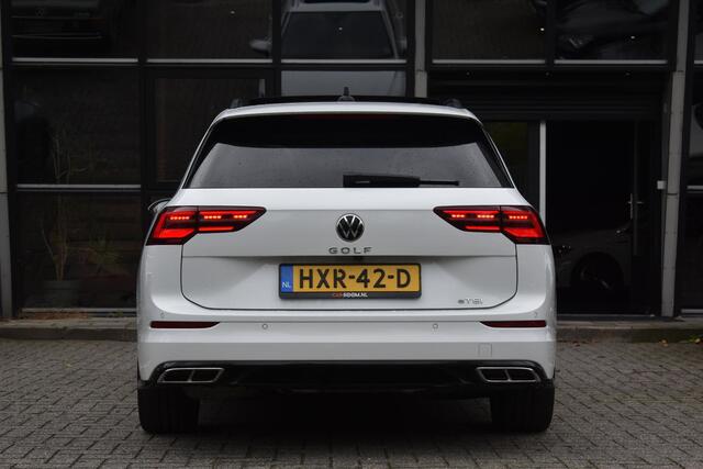 Volkswagen GOLF 1.5 eTSI R-Line Business+ Pano Keyless Lane Camera Trekhaak