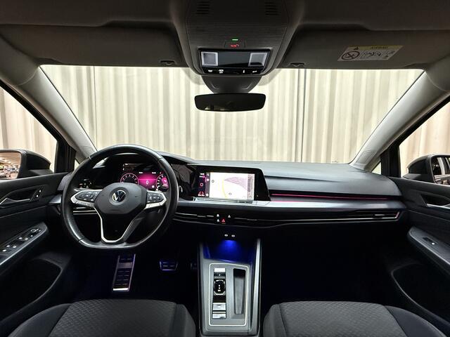 Volkswagen GOLF 1.5 eTSI Style *Stoel-/Stuurverwarming* Carplay / Adapt. Cruise / Ambient / Navigatie / ECC Clima / 17'' LMV