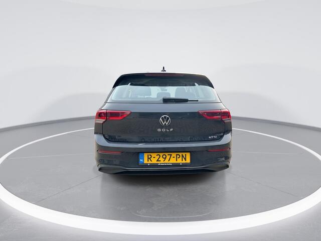 Volkswagen GOLF 1.0 eTSI 110pk DSG Life · Apple/Android Car Play · Navigatie · Sfeerverlichting · P-Sensoren · DAB · 16'' Inch · Garantie t/m 31-10-2026 of 100.000km