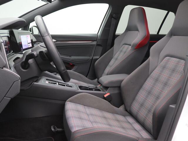 Volkswagen GOLF 2.0 TSI GTI 245PK DSG Pano-Schuifdak, Matrix-LED, Head-up Display, Dodehoek Sensor, Achterruitrijcamera, Adaptieve Cruise Control, Stoel-Stuurverwarming, 19" LM Velgen