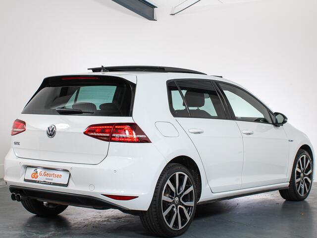 Volkswagen GOLF 1.4 TSI GTE, Panoramadak, Apple Carplay/Android auto, Leder, DAB, Goed onderhouden
