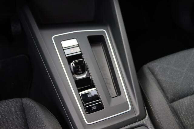 Volkswagen GOLF Variant Life 1.0 eTSI 81 kW / 110 pk Variant 7 versn. DSG | Navigatie | LED verlichting | Achteruitrijcamera | Stoel- & stuurwielverwarming |