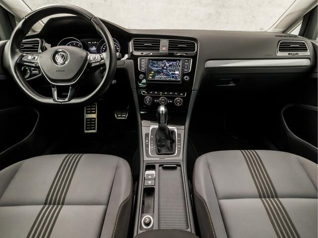 Volkswagen GOLF Variant 1.2 TSI Sportline Automaat (APPLE CARPLAY, NAVIGATIE, CLIMATE, STOELVERWARMING, GETINT GLAS, SPORTSTOELEN, LM VELGEN, PARKEERSENSOREN, NIEUWE APK, NIEUWSTAAT)