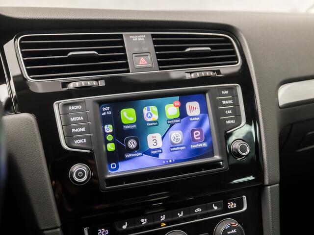 Volkswagen GOLF Variant 1.2 TSI Sportline Automaat (APPLE CARPLAY, NAVIGATIE, CLIMATE, STOELVERWARMING, GETINT GLAS, SPORTSTOELEN, LM VELGEN, PARKEERSENSOREN, NIEUWE APK, NIEUWSTAAT)
