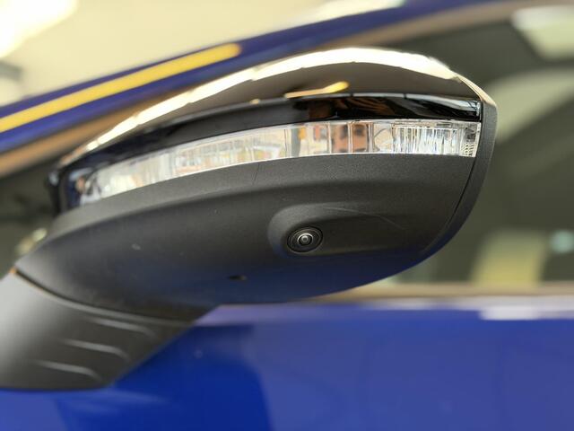 Volkswagen GOLF 1.5 eTSI R-Line Pano / 360 / H&K / Trekhaak