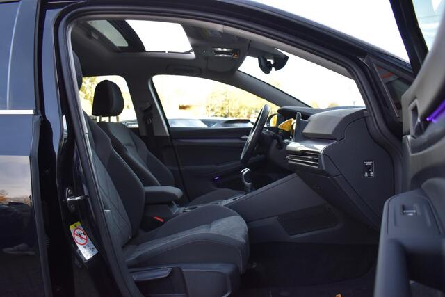 Volkswagen GOLF 1.5 TSI R-Line Pano Sfeer Lane Elekstoel. Massage