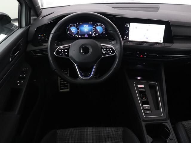 Volkswagen GOLF 1.4 eHybrid GTE | Stoelverwarming | Camera | Adaptive cruise | Sfeerverlichting | Navigatie | Sportstoelen | Full LED | Climate control | Parkeerhulp | PHEV | Plug In