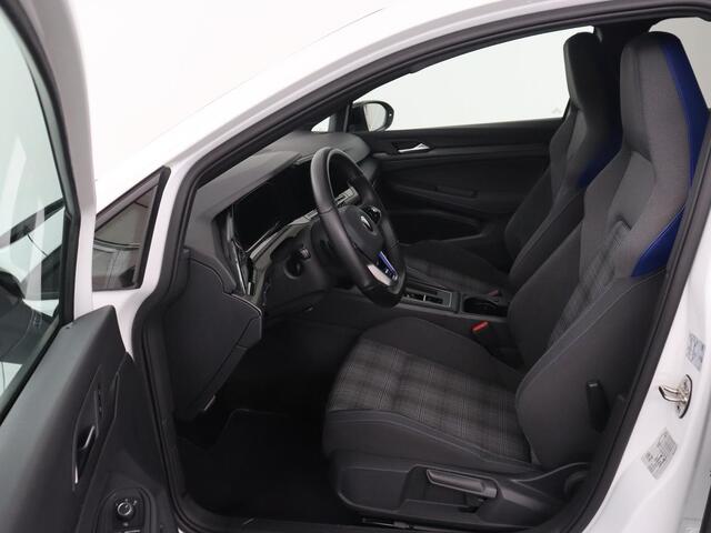 Volkswagen GOLF 1.4 eHybrid GTE | Stoelverwarming | Camera | Adaptive cruise | Sfeerverlichting | Navigatie | Sportstoelen | Full LED | Climate control | Parkeerhulp | PHEV | Plug In
