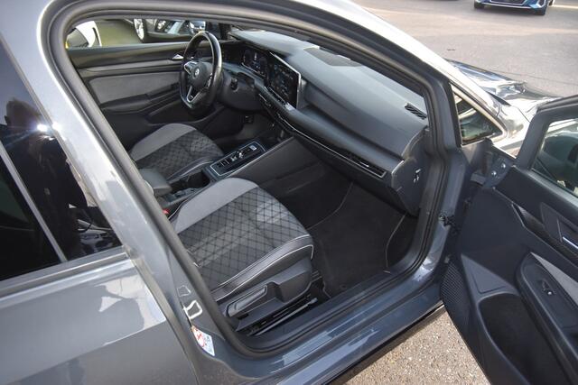 Volkswagen GOLF Variant 1.5 eTSI R-Line Business+ , TREKHAAK , VIRTUAL COCKPIT , CLIMATR , A UITROIJ CAM , LMV18 ,