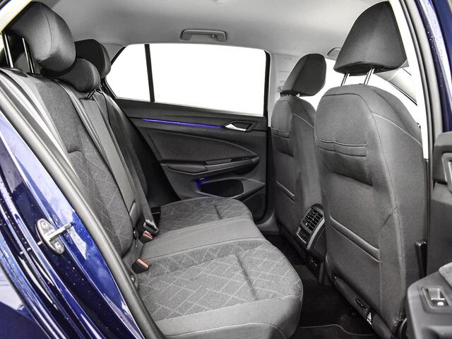 Volkswagen GOLF 1.0 TSI 110pk Life · Apple/Android Car Play · Navi · P-Sensoren · ACC · DAB · Getint Glas · Sfeerverlichting · 16'' Inch · Garantie t/m 30-08-2027 of 100.000km