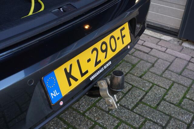 Volkswagen GOLF 1.4 TSI GTE Pano-dak/Trekhaak/App-Connect!