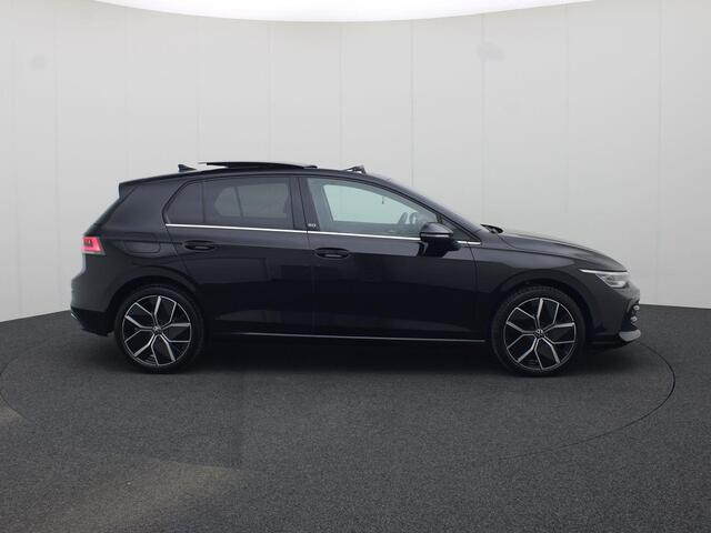 Volkswagen GOLF 1.5eTSI/150PK Style DSG edition 50 · Panoramadak · Camera · Apple/Android Car Play · Head-up Display · Navigatie · Massagefunctie · Garantie tot oktober 2026