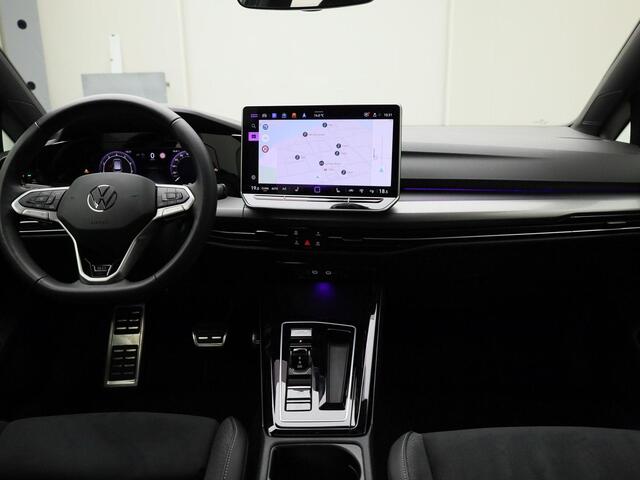 Volkswagen GOLF 1.5eTSI/150PK Style DSG edition 50 · Panoramadak · Camera · Apple/Android Car Play · Head-up Display · Navigatie · Massagefunctie · Garantie tot oktober 2026