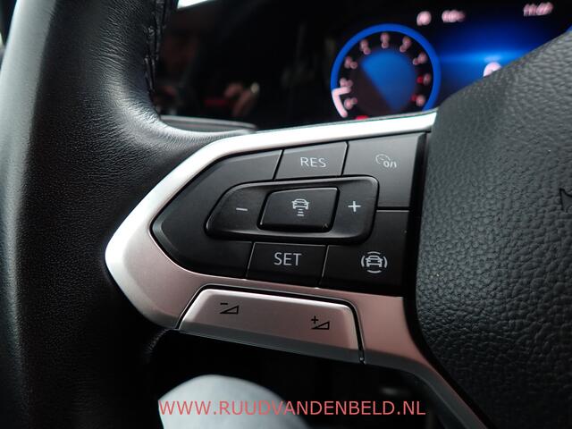 Volkswagen GOLF Variant 1.5TSI Life Business ACC / LED / VIRTUAL / CARPLAY