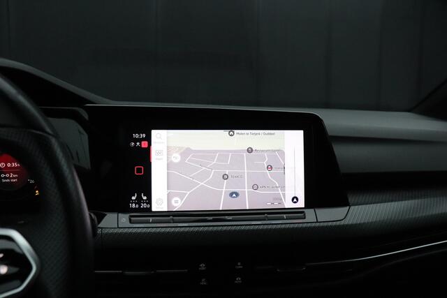 Volkswagen GOLF 1.5 eTSI R-LINE | PDC | NAVI | APPLE CARPLAY | STOEL/STUURVERW. |