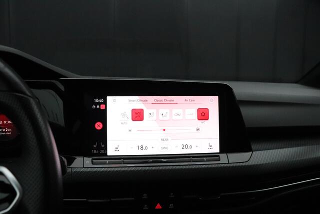Volkswagen GOLF 1.5 eTSI R-LINE | PDC | NAVI | APPLE CARPLAY | STOEL/STUURVERW. |