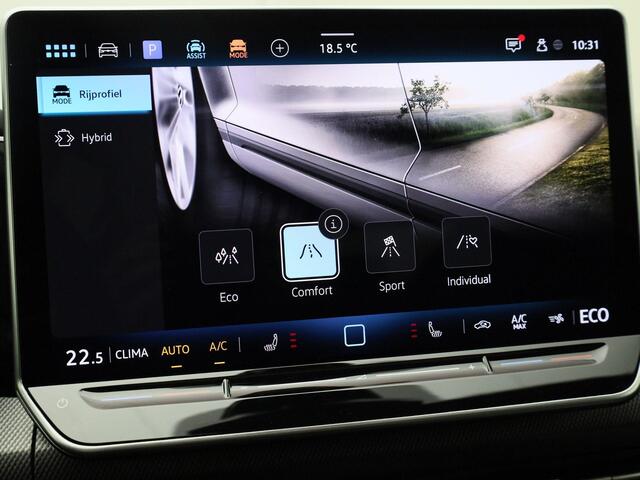 Volkswagen GOLF 1.5eHybrid 200kW/272PK GTE · Panoramadak · 360°Camera + Parkeersensoren · Trekhaak · Garantie tot februari 2030 of 100000km.