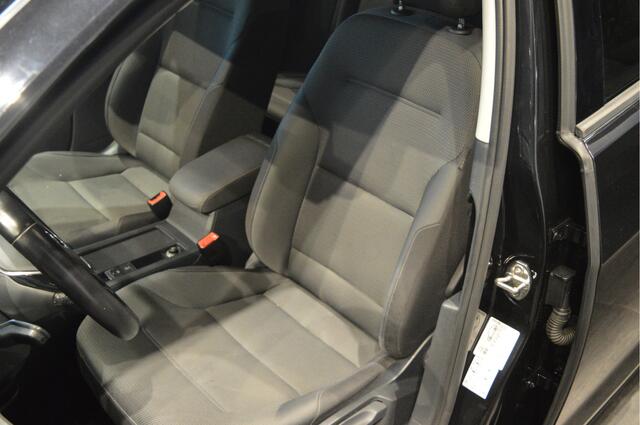 Volkswagen GOLF 1.0 TSI Comfortline clima cruise navi pdc camera 18 inch !!