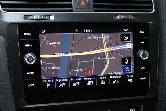 Volkswagen GOLF 1.0 TSI Comfortline / Navigatie / Adaptive Cruise. / PDC voor + achter / Carplay / Android auto /