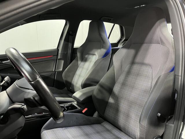 Volkswagen GOLF 1.4 eHybrid GTE / AUTOMAAT/ IQ LIGHT/ RIJ-MODI/ APP-CONNECT/ PARK. SENSOREN + CAMERA/ DIGITAL DASH/ ADAPT. CRUISE/ CLIMA/ STOEL-STUUR VERWARM./ NAVI/ 18" LMV
