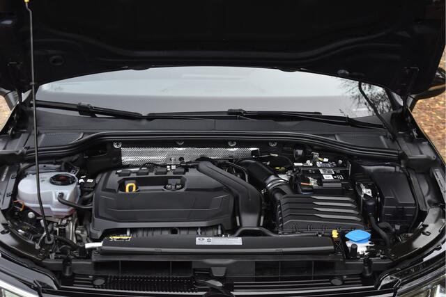 Volkswagen GOLF 1.5 eTSI 1st Edition | Open dak | Virtual Cockpit | Carplay | Massagestoel | Nav | Adapt.CC | DAB | Full LED | Compleet