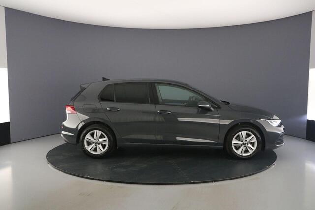 Volkswagen GOLF Life 1.5 eTSI 130pk DSG Automaat Adaptive cruise control, Achteruitrijcamera, LED koplampen, Stuurwiel verwarmd, App connect, Stoelverwarming, Parkeersensoren