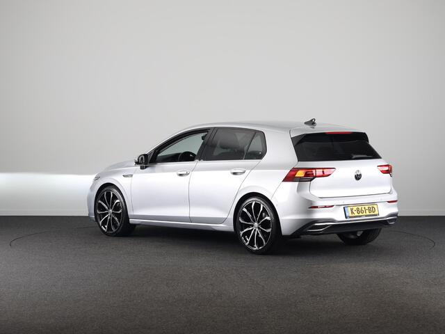 Volkswagen GOLF 1.5 eTSI Style Navigatie | Parkeersensoren | Adaptieve cruise control | Camera | 19 inch |