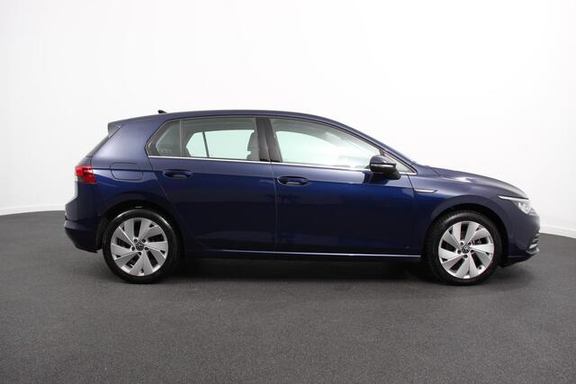 Volkswagen GOLF 1.5 eTSI 150pk DSG Style | Navigatie | Apple Carplay/Android Auto | Parkeersensoren | Camera | Park Assist | Adaptive Cruise Control | Blind Spot Assist | Stoel- en stuurverwarming | Ledverlichting | Virtual Cockpit | Lane Assist | Climatronic