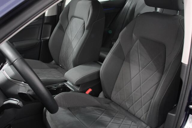 Volkswagen GOLF 1.5 eTSI 150pk DSG Style | Navigatie | Apple Carplay/Android Auto | Parkeersensoren | Camera | Park Assist | Adaptive Cruise Control | Blind Spot Assist | Stoel- en stuurverwarming | Ledverlichting | Virtual Cockpit | Lane Assist | Climatronic