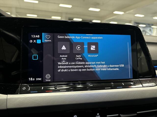 Volkswagen GOLF 1.0 TSI 110pk Life · Apple/Android Car Play · Navigatie · P-Sensoren · Sfeerverlichting · 16'' Inch · Garantie t/m 20-01-2027 of 100.000km