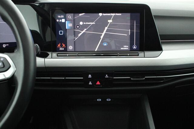 Volkswagen GOLF 1.5 TSI Comfortline Trekhaak Panoramadak Navigatie Stoelverwarming