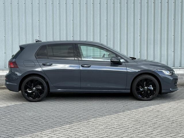 Volkswagen GOLF 8.5 1.5 e-TSI Life Edition Automaat / Apple CarPlay & Android Auto / Automaat / Achteruitrijcamera / DAB / Parkeersensoren Voor + Achter / Stuur & Stoelverwarming / Adaptieve Cruise Control / Keyless Entry / Digitale Cockpit / Zwarte Lichtmetalen wielen 