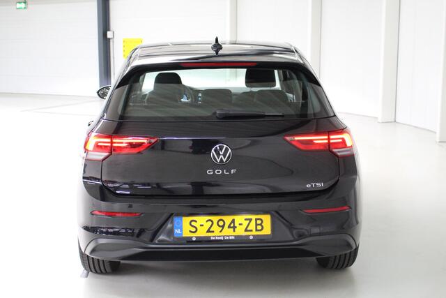 Volkswagen GOLF 1.0 eTSI Life Business DSG Navigatie | El. verstelbare best.stoel | Parkeercamera
