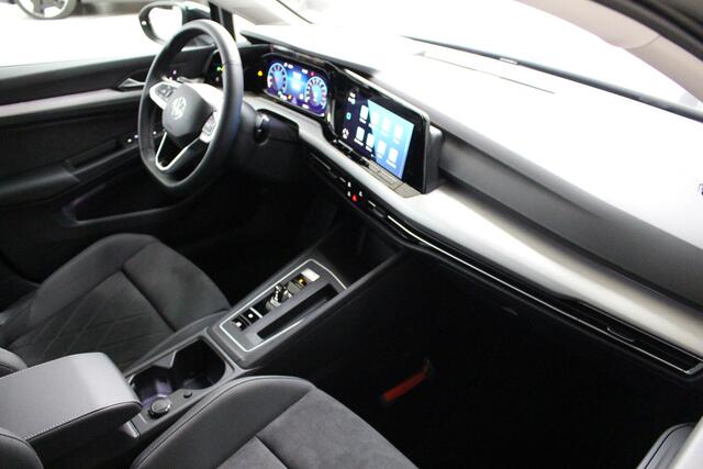 Volkswagen GOLF 1.0 eTSI Life Business DSG Navigatie | El. verstelbare best.stoel | Parkeercamera